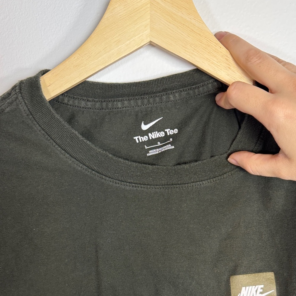 Nike Men's Olive Green Box Logo Graphic T-Shirt Large - Picture 4 of 6